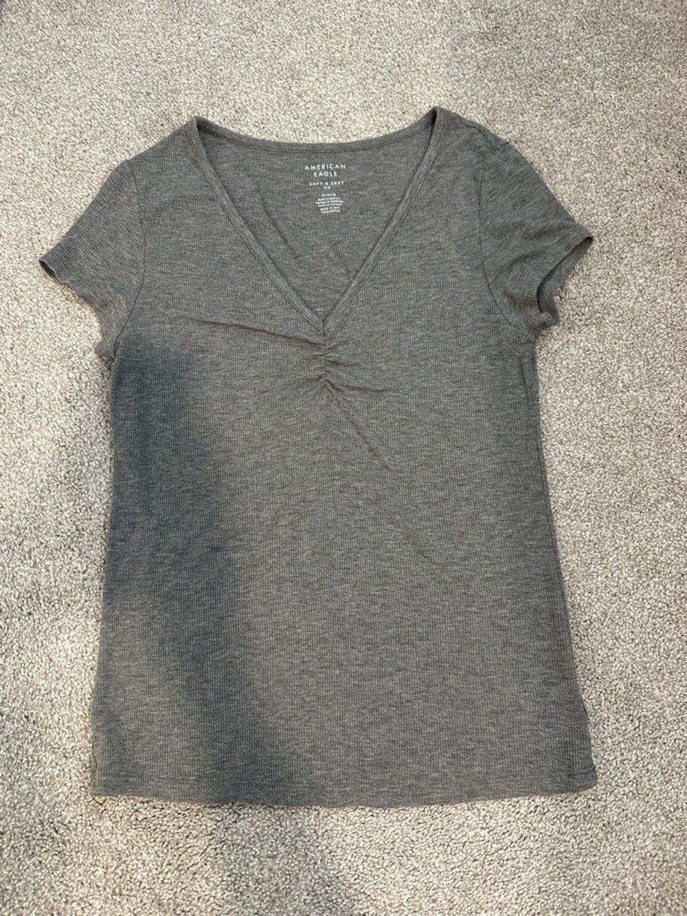 American Eagle Outfitters Gray V-Neck Short Sleeve Tee